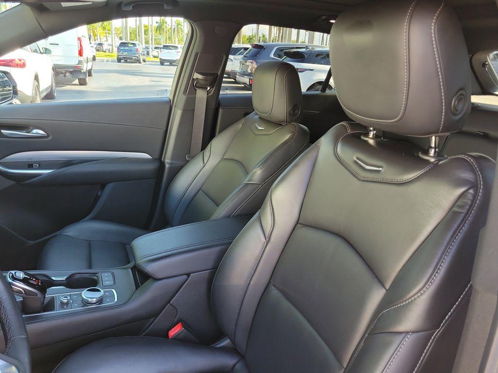 used 2022 Cadillac XT4 car, priced at $27,043