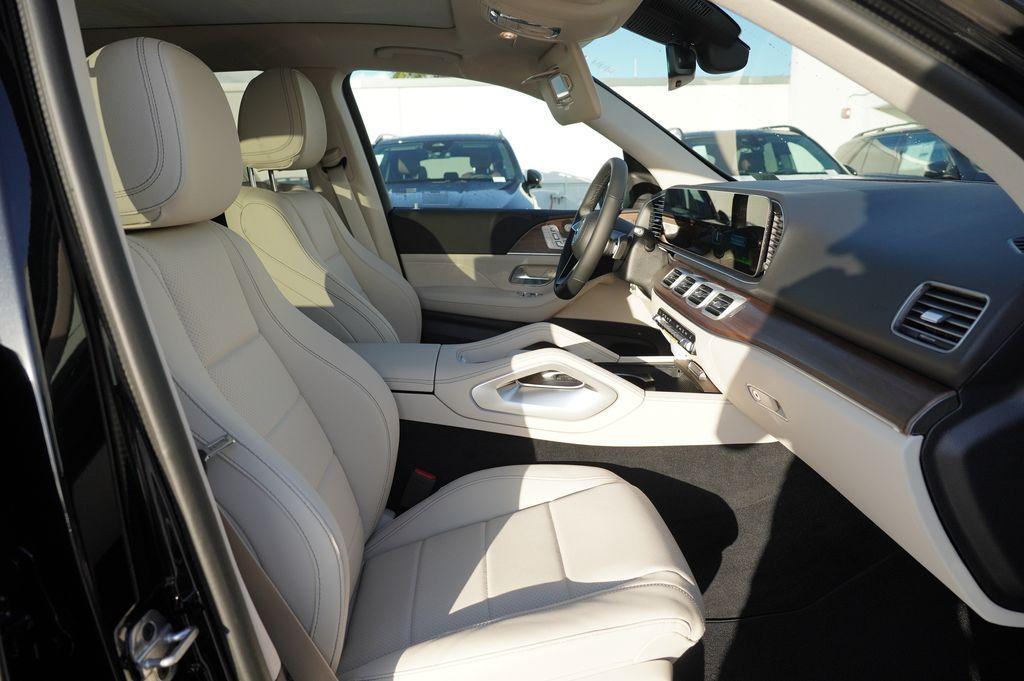 new 2026 Mercedes-Benz GLE 450 car, priced at $81,560