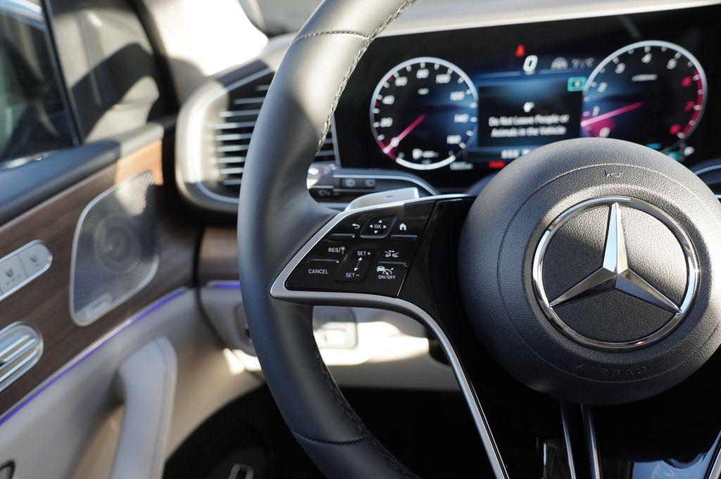 new 2026 Mercedes-Benz GLE 450 car, priced at $81,560