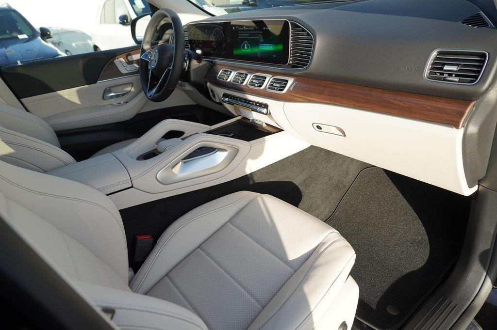 new 2026 Mercedes-Benz GLE 450 car, priced at $81,560