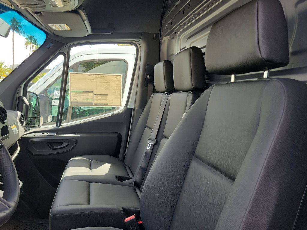 new 2025 Mercedes-Benz Sprinter 3500 car, priced at $67,171