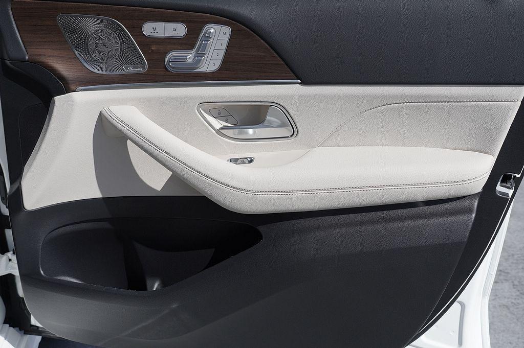 new 2026 Mercedes-Benz GLE 450 car, priced at $78,410