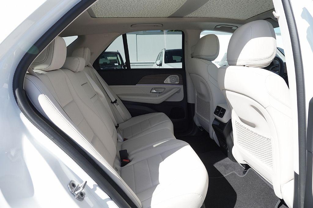 new 2026 Mercedes-Benz GLE 450 car, priced at $78,410