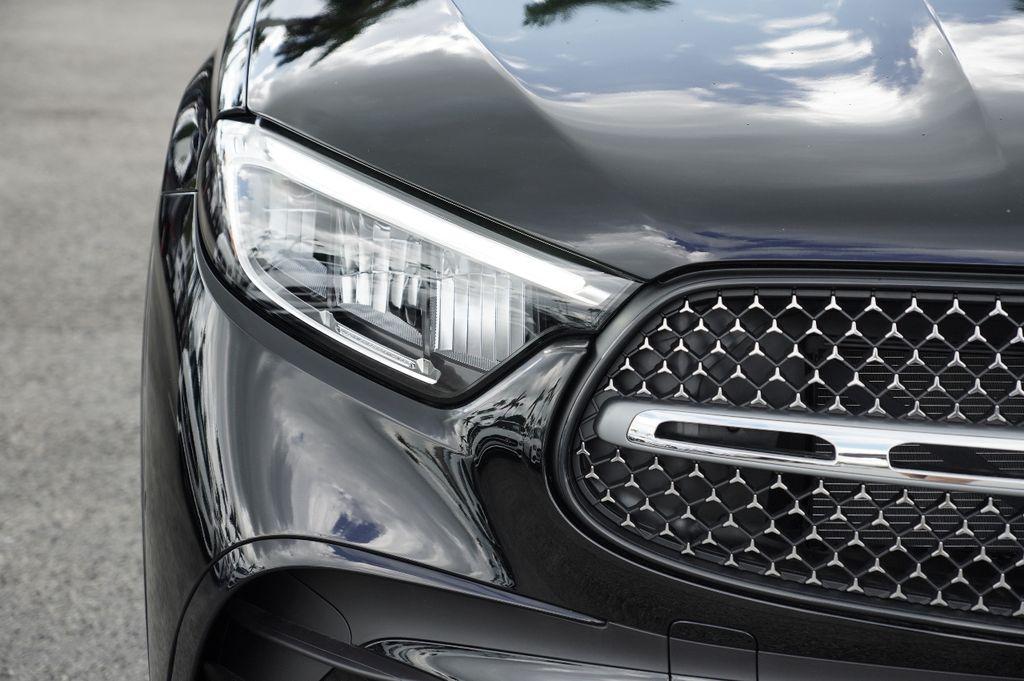 new 2025 Mercedes-Benz GLC 300 car, priced at $56,127