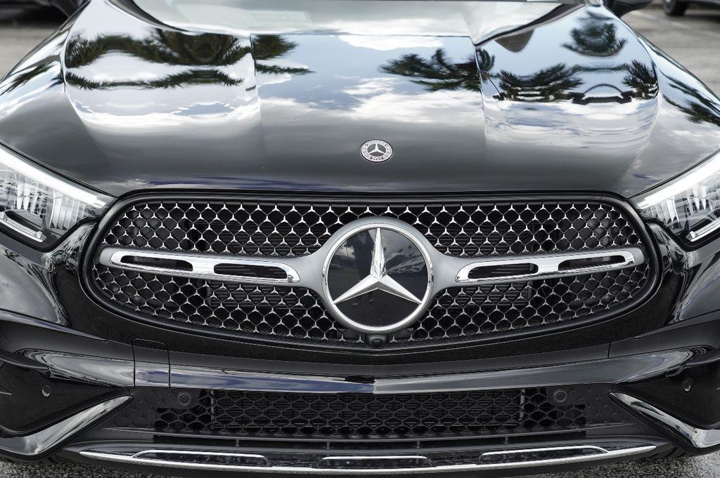 new 2025 Mercedes-Benz GLC 300 car, priced at $56,127