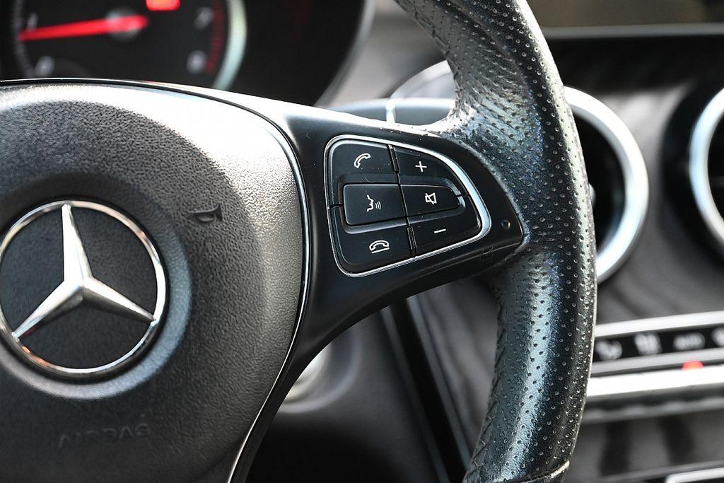 used 2019 Mercedes-Benz GLC 300 car, priced at $16,252
