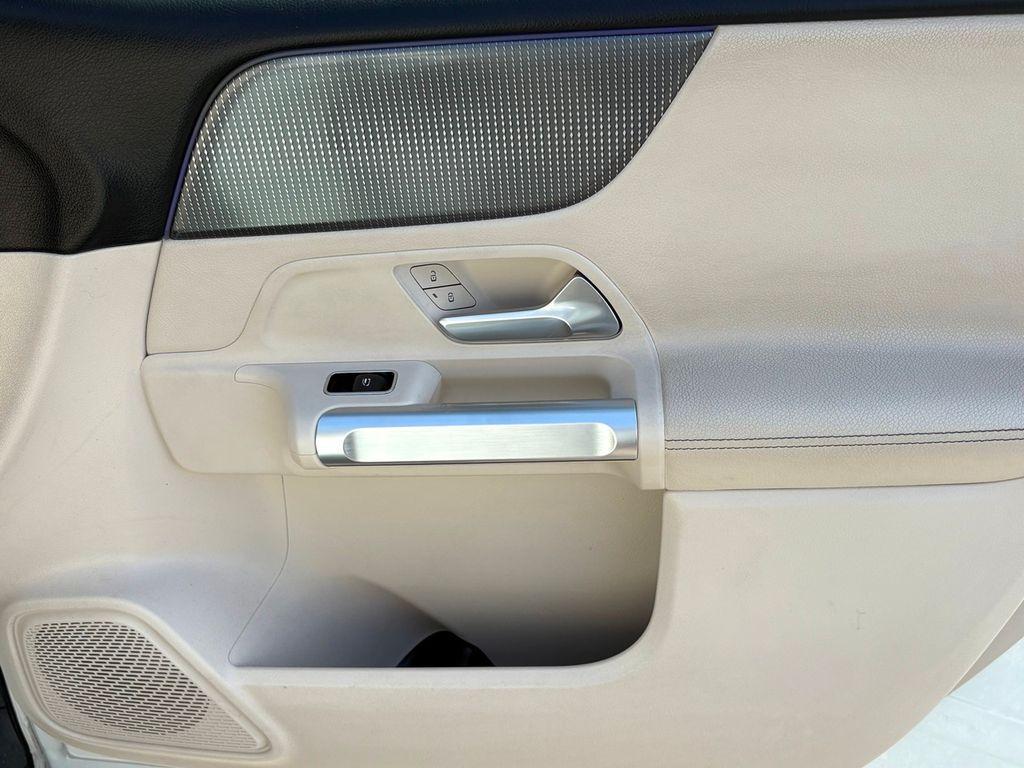 used 2022 Mercedes-Benz GLB 250 car, priced at $28,991