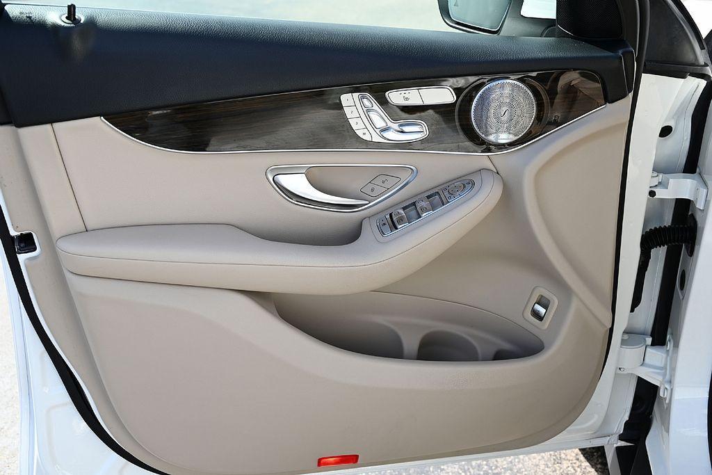 used 2020 Mercedes-Benz GLC 300 car, priced at $26,029