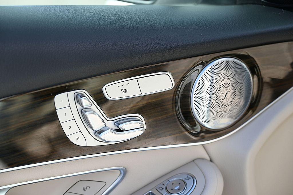 used 2020 Mercedes-Benz GLC 300 car, priced at $26,029