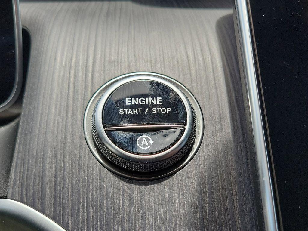 used 2025 Mercedes-Benz GLC 300 car
