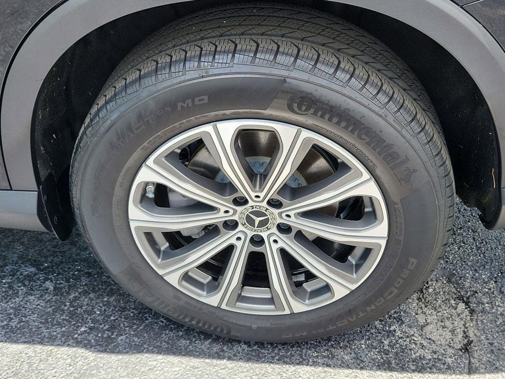 used 2025 Mercedes-Benz GLC 300 car