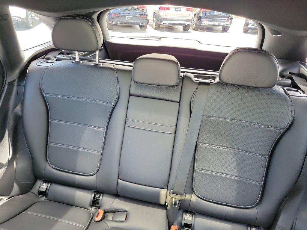 used 2025 Mercedes-Benz GLC 300 car
