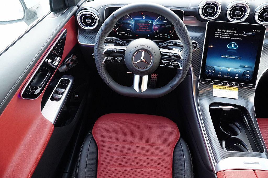 new 2026 Mercedes-Benz GLC 300 car, priced at $61,985