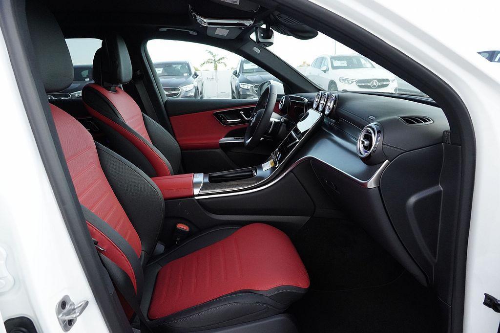 new 2026 Mercedes-Benz GLC 300 car, priced at $61,985