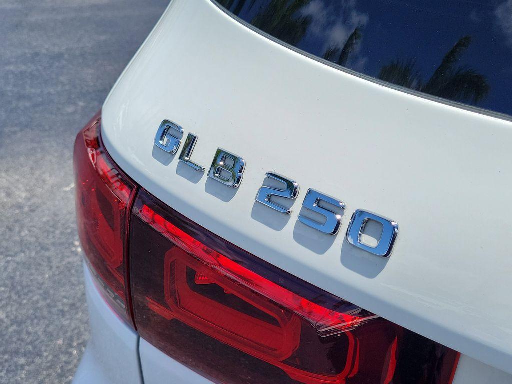 used 2021 Mercedes-Benz GLB 250 car, priced at $28,590
