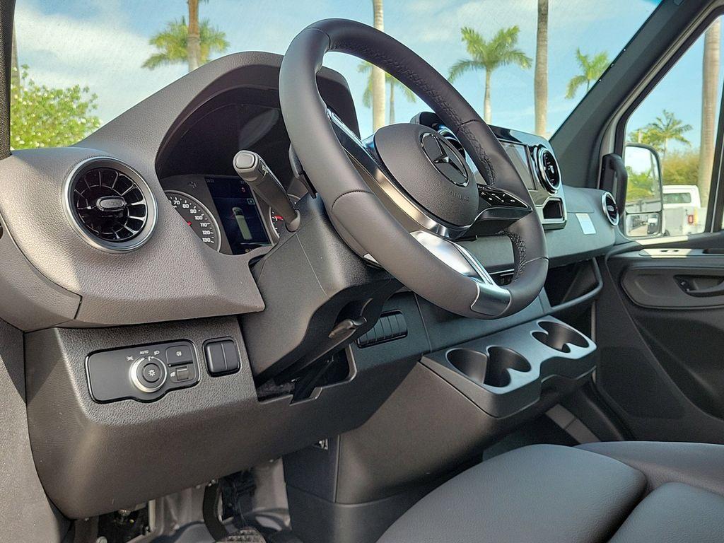 new 2025 Mercedes-Benz Sprinter 2500 car, priced at $77,086