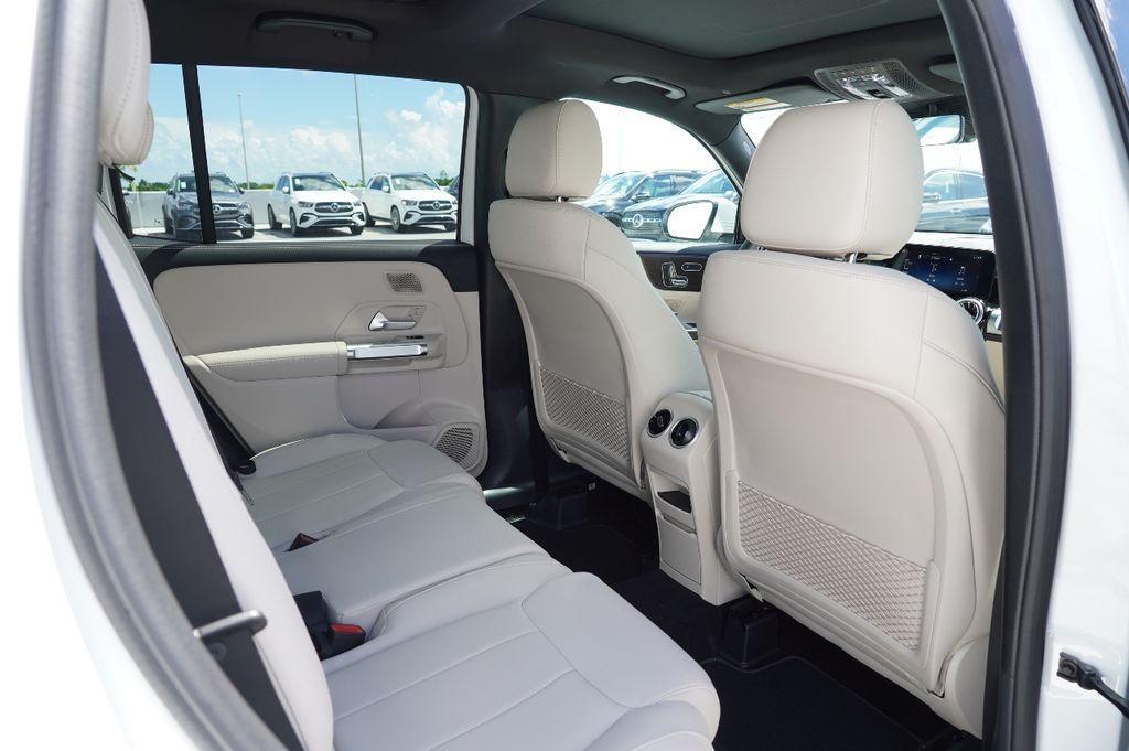 new 2025 Mercedes-Benz GLB 250 car, priced at $45,490