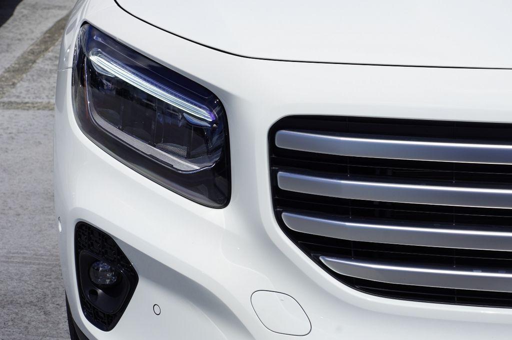 new 2025 Mercedes-Benz GLB 250 car, priced at $45,490