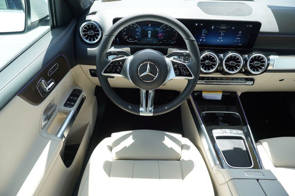 new 2025 Mercedes-Benz GLB 250 car, priced at $45,490