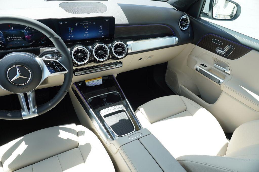 new 2025 Mercedes-Benz GLB 250 car, priced at $45,490