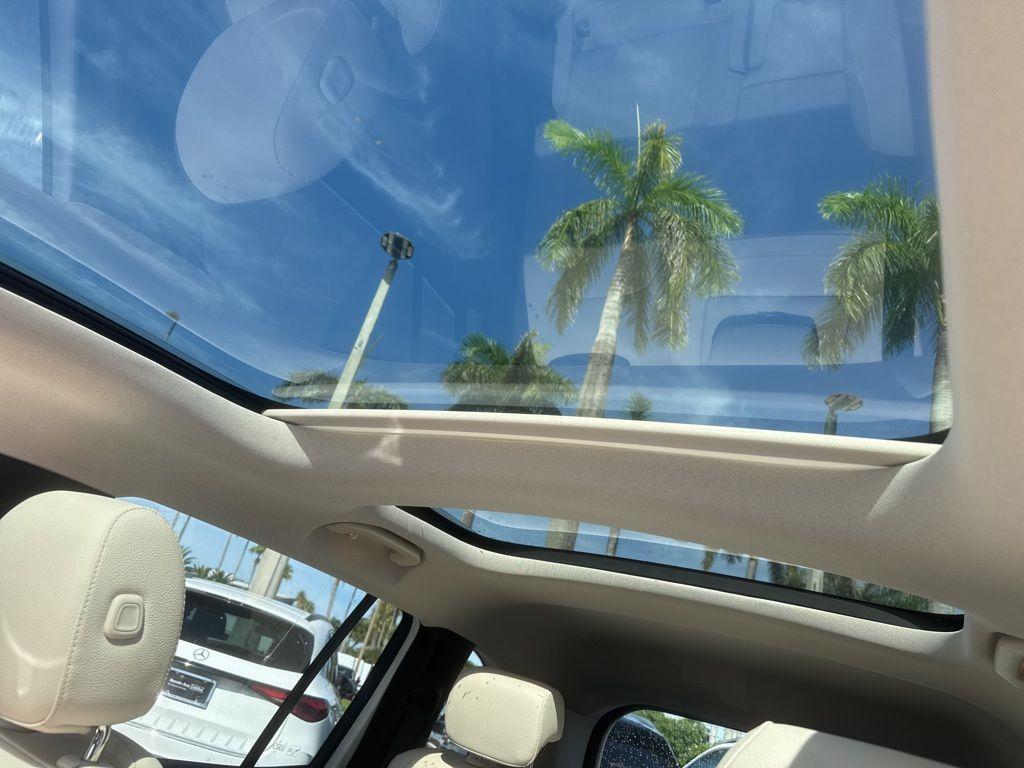 used 2022 Mercedes-Benz GLB 250 car, priced at $29,900