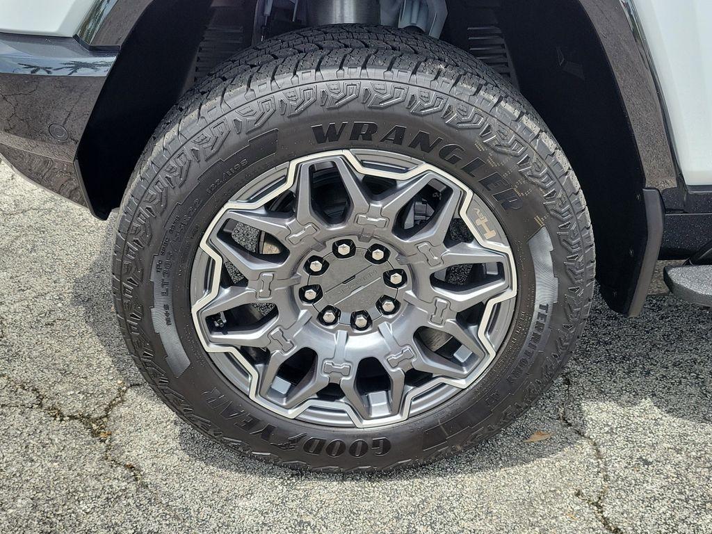 used 2025 GMC HUMMER EV SUV car, priced at $80,684