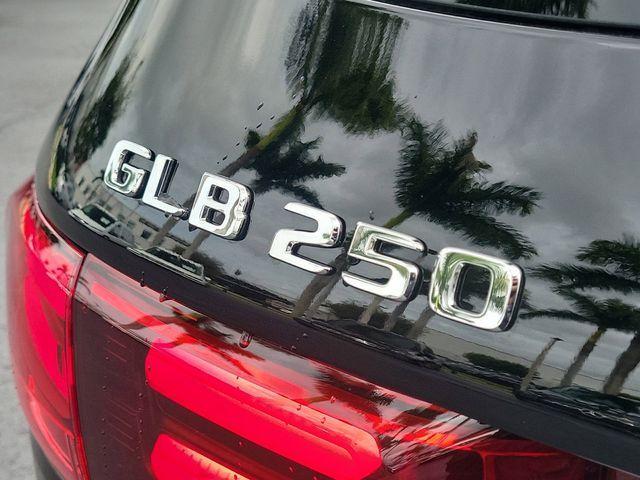 new 2025 Mercedes-Benz GLB 250 car, priced at $49,090