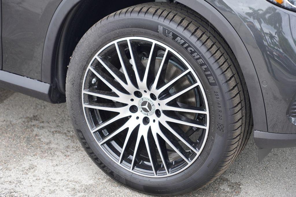 new 2025 Mercedes-Benz GLC 300 car, priced at $54,639