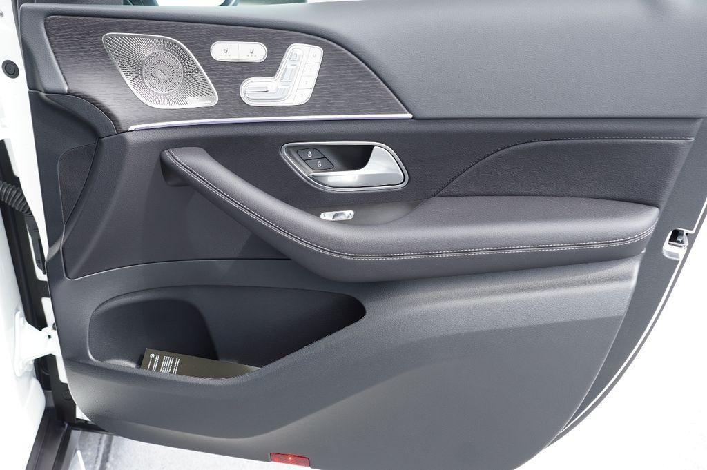 new 2026 Mercedes-Benz GLS 450 car, priced at $97,065