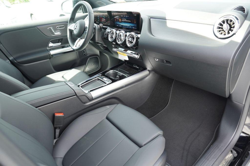 new 2026 Mercedes-Benz GLA 250 car, priced at $47,355