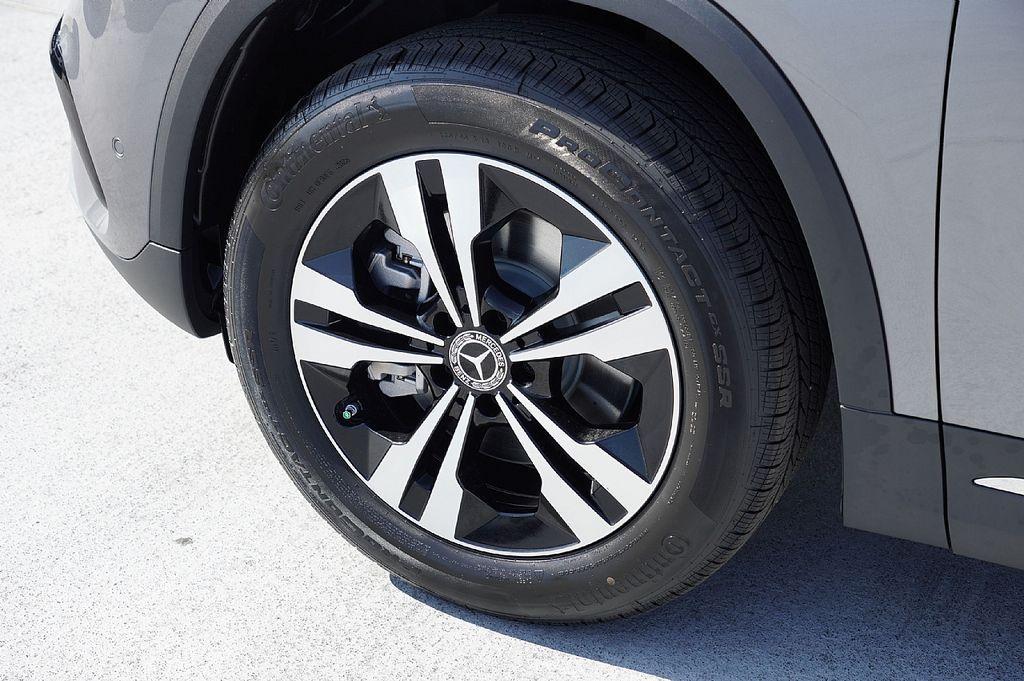 new 2026 Mercedes-Benz GLA 250 car, priced at $48,095