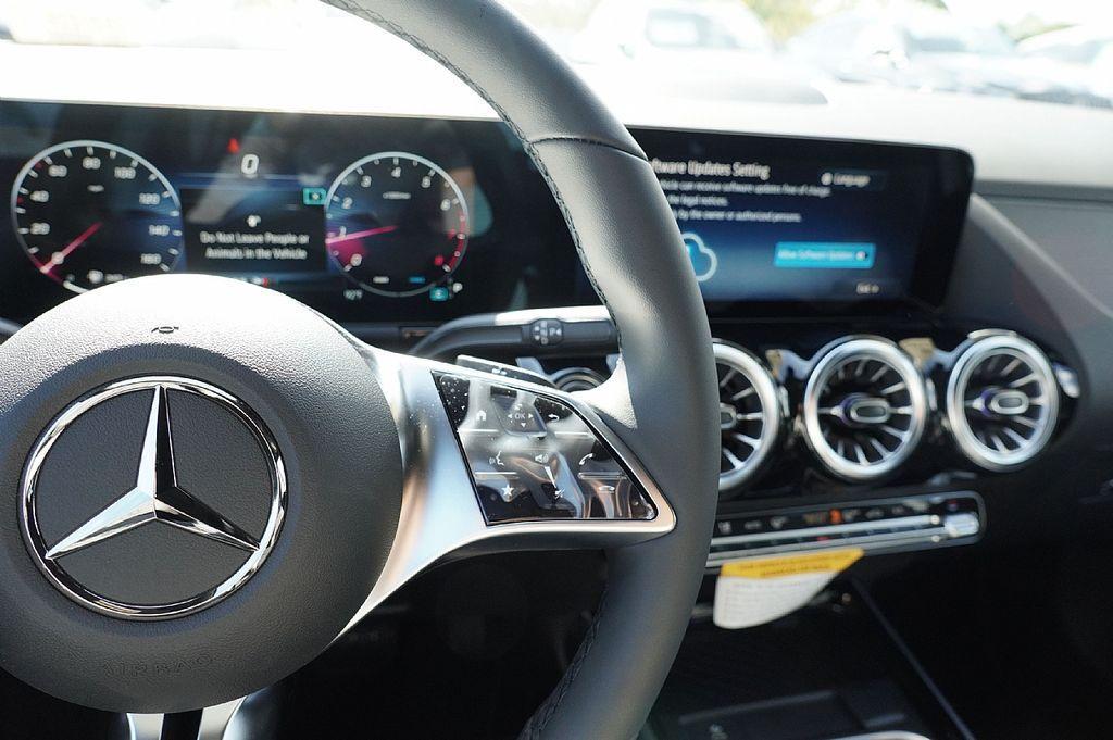 new 2026 Mercedes-Benz GLA 250 car, priced at $48,095