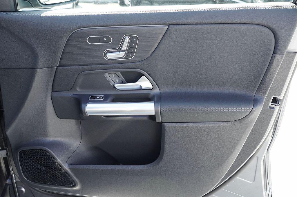 new 2026 Mercedes-Benz GLA 250 car, priced at $48,095