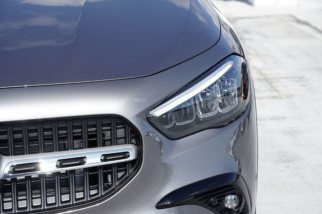 new 2026 Mercedes-Benz GLA 250 car, priced at $48,095