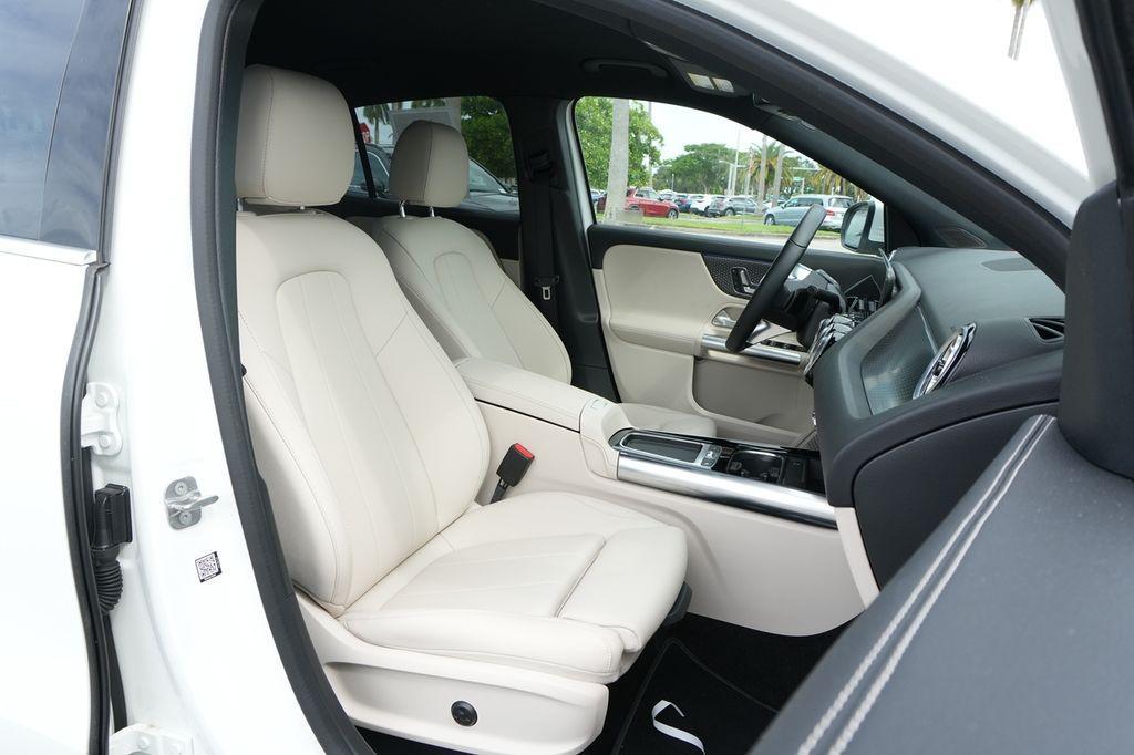 used 2025 Mercedes-Benz GLA 250 car, priced at $43,858