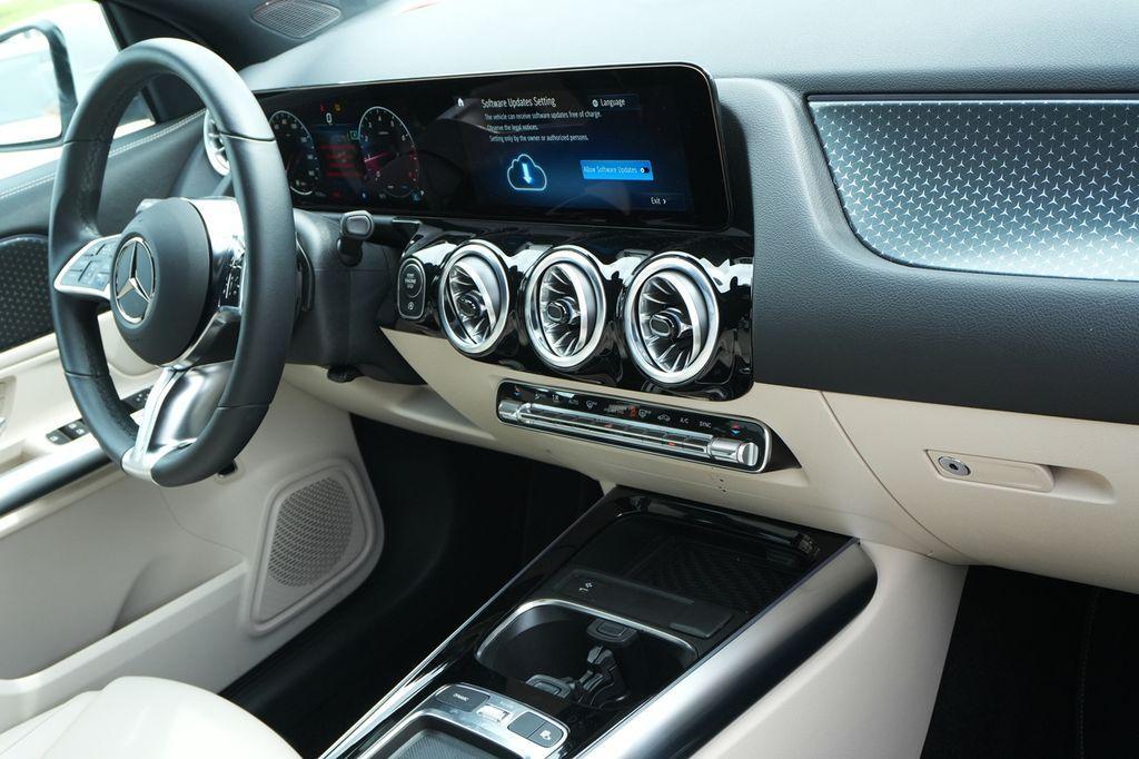 used 2025 Mercedes-Benz GLA 250 car, priced at $43,858
