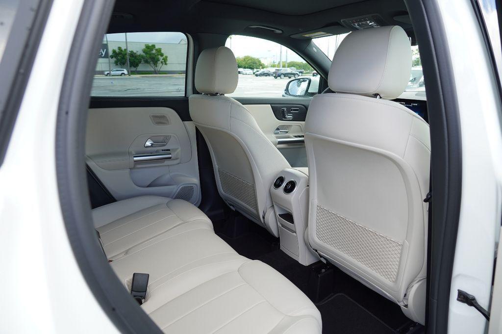 new 2026 Mercedes-Benz GLA 250 car, priced at $47,355