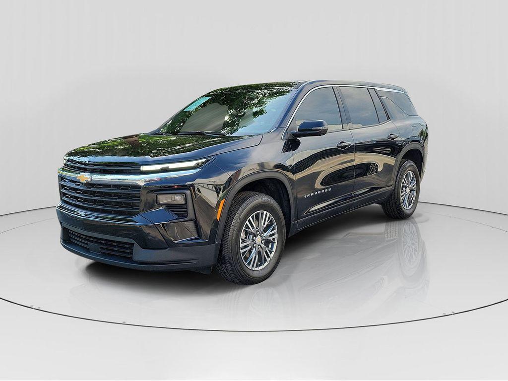used 2024 Chevrolet Traverse car, priced at $32,750