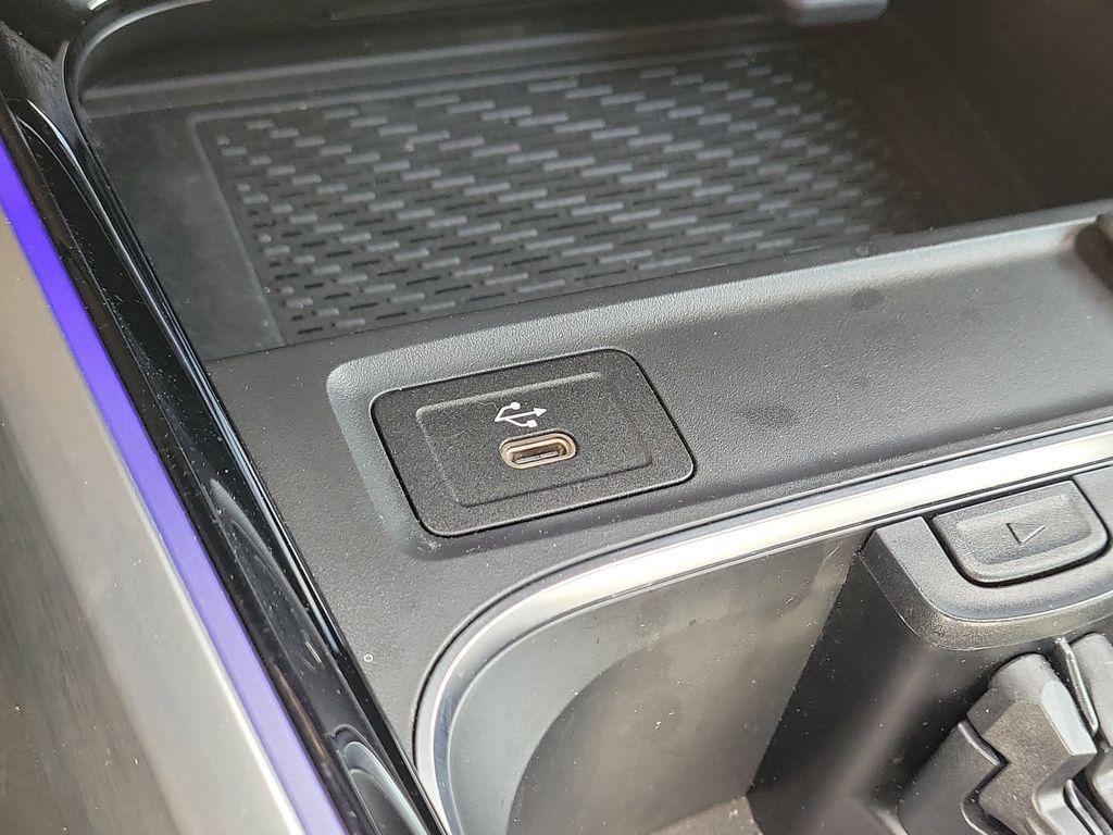 used 2025 Mercedes-Benz GLB 250 car