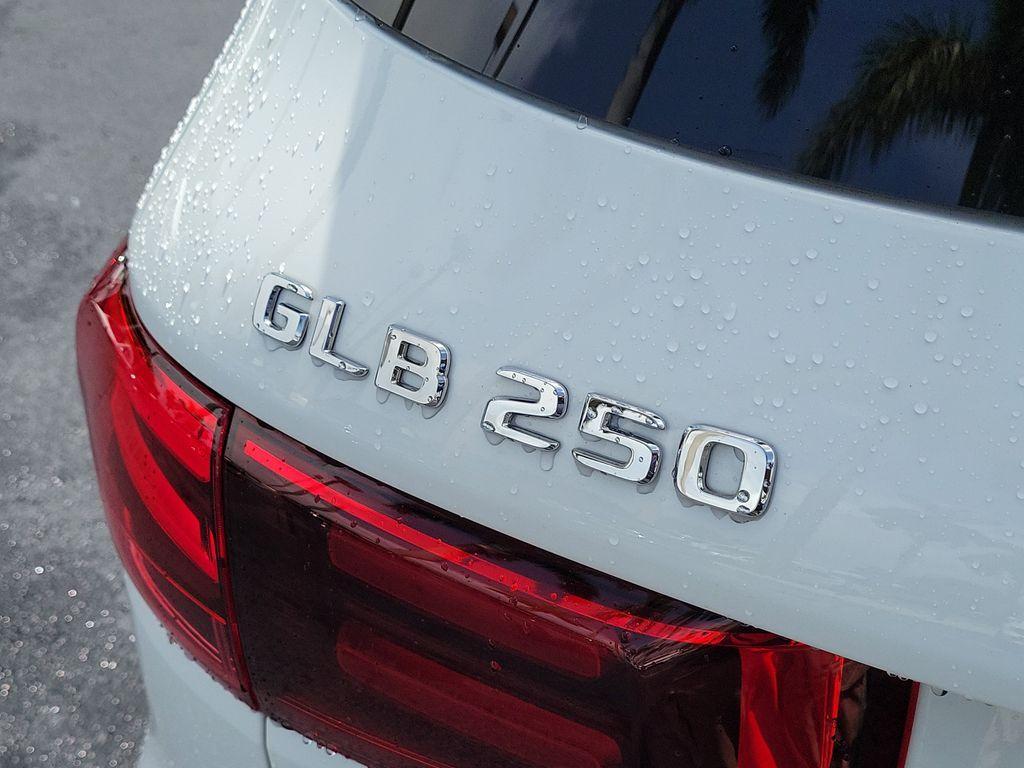 used 2025 Mercedes-Benz GLB 250 car