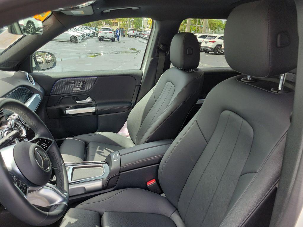 used 2025 Mercedes-Benz GLB 250 car