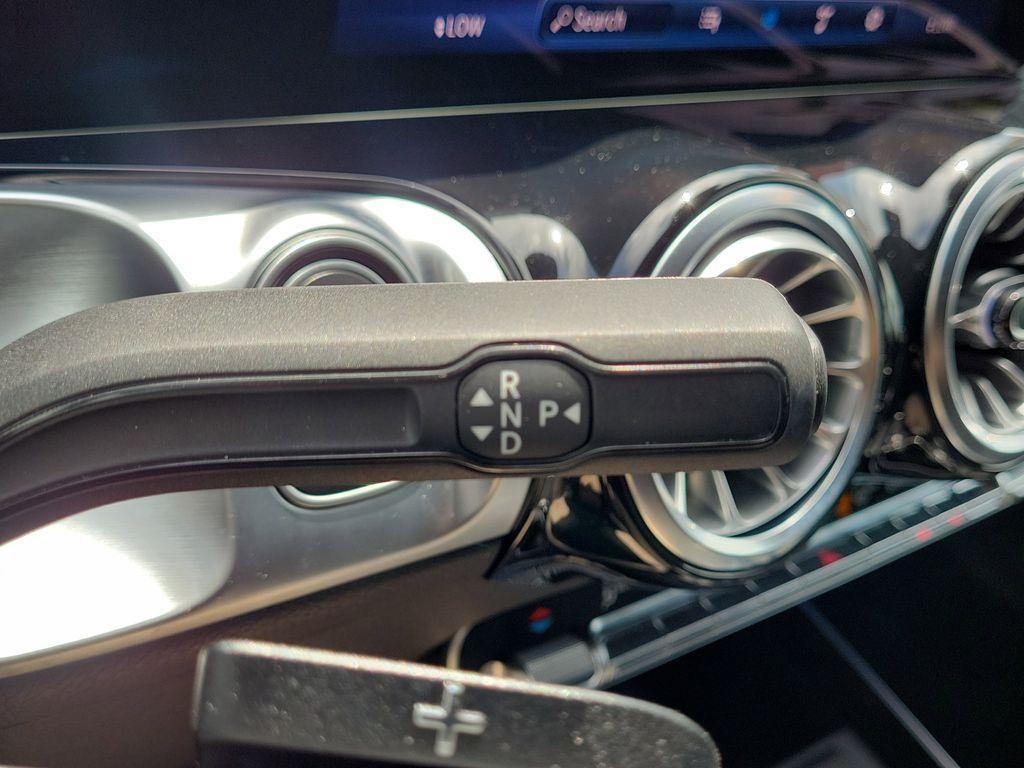 used 2025 Mercedes-Benz GLB 250 car