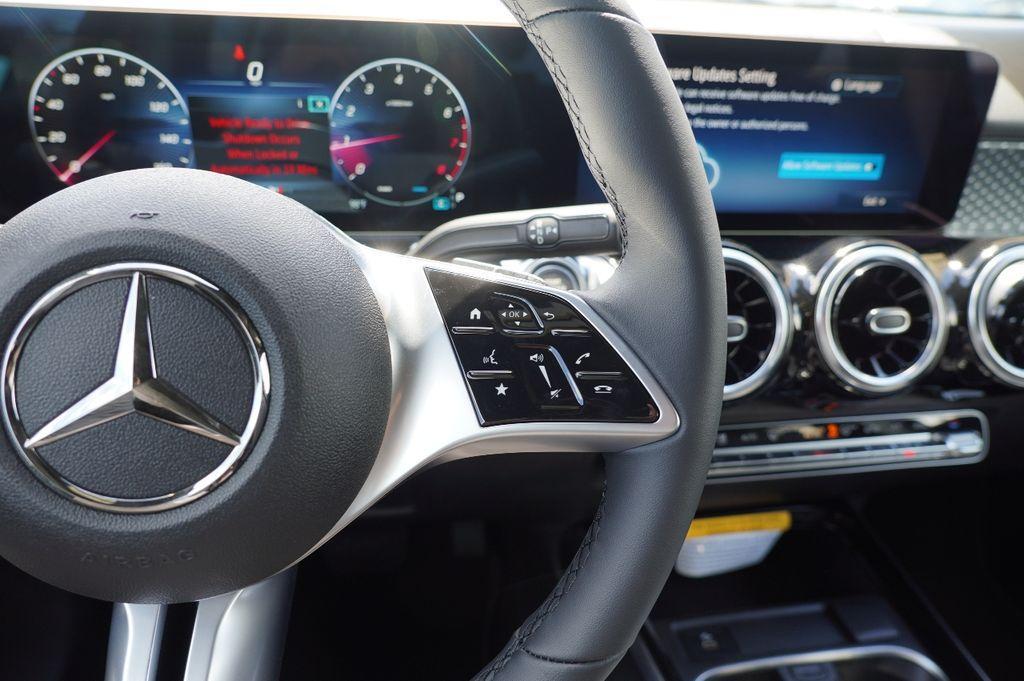 new 2025 Mercedes-Benz GLB 250 car, priced at $45,221