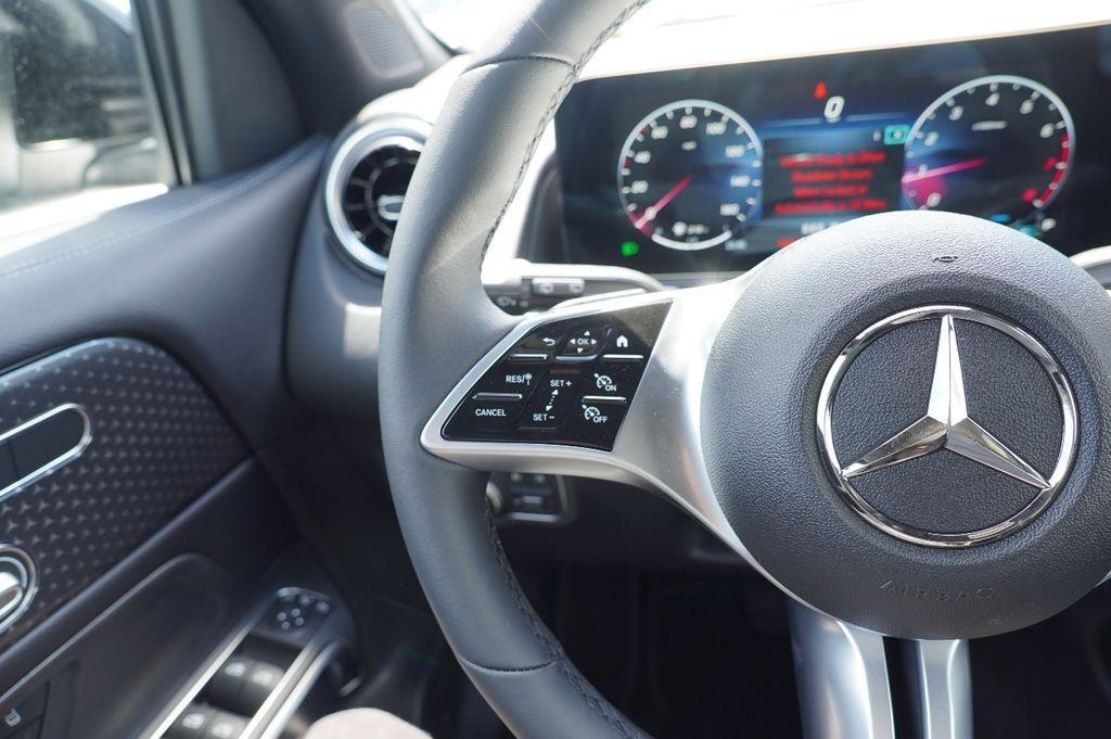 new 2025 Mercedes-Benz GLB 250 car, priced at $45,221