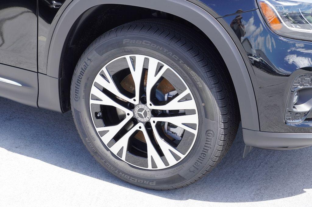 new 2025 Mercedes-Benz GLB 250 car, priced at $45,221