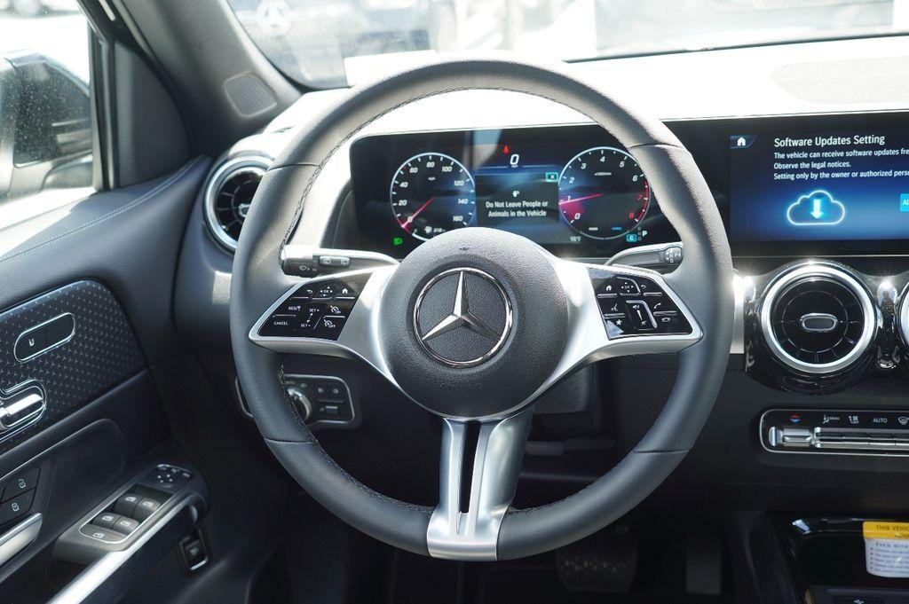 new 2025 Mercedes-Benz GLB 250 car, priced at $45,221