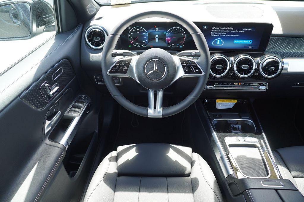 new 2025 Mercedes-Benz GLB 250 car, priced at $45,221
