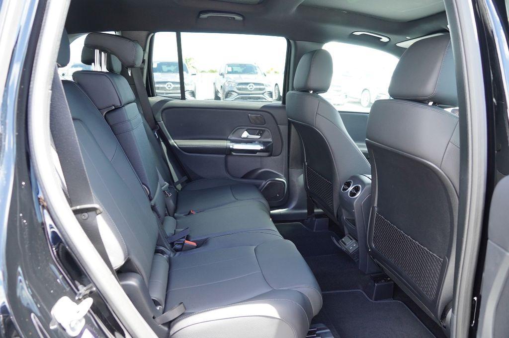 new 2025 Mercedes-Benz GLB 250 car, priced at $45,221