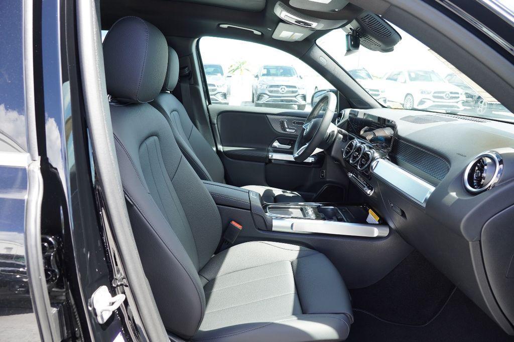 new 2025 Mercedes-Benz GLB 250 car, priced at $45,221