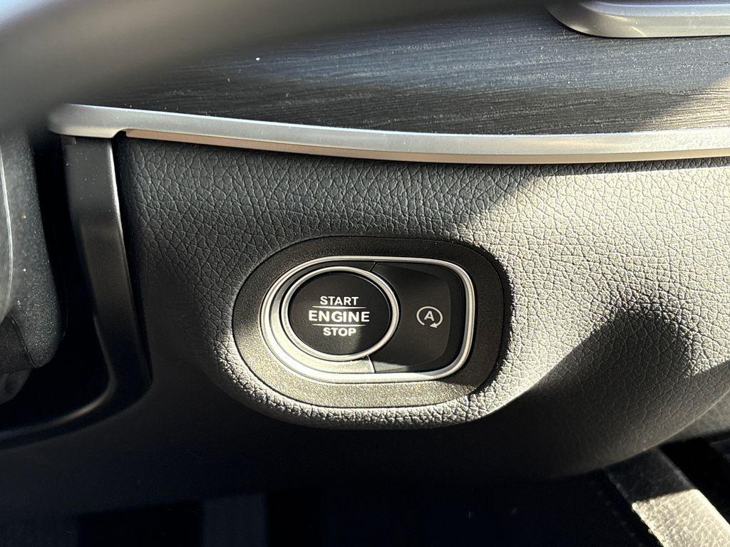 used 2025 Mercedes-Benz GLE 350 car, priced at $79,991